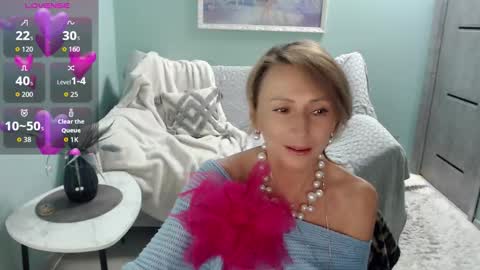 Snapshot of veronicagilbert chatting on October 3, 5:56 am Helen online show from October 3, 5:56 am
