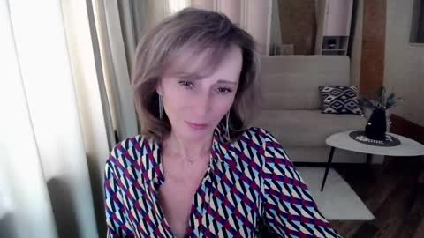Snapshot of veronicagilbert chatting on February 20, 5:23 am Helen online show from February 20, 5:23 am