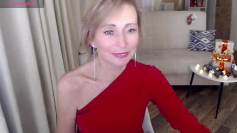 Snapshot of veronicagilbert chatting on December 17, 4:56 am Helen online show from December 17, 4:56 am