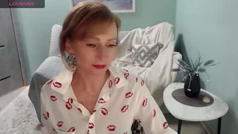 Snapshot of veronicagilbert chatting on September 20, 6:01 am Helen online show from September 20, 6:01 am