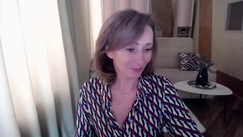 Snapshot of veronicagilbert chatting on February 16, 5:48 am Helen online show from February 16, 5:48 am