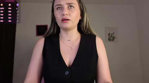 Vero online show from December 14, 3:01 am