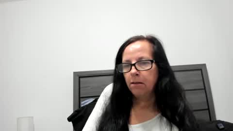 verysassypeachgoddess online show from November 12, 12:58 pm