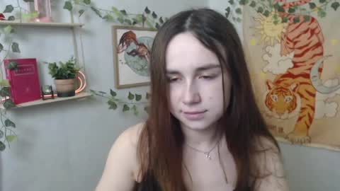 veryveryvery_shy online show from April 2, 5:27 am