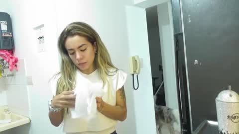 Sofa  online show from April 18, 2:03 am