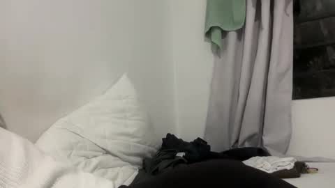 papichulo y mamichula online show from April 18, 12:24 am