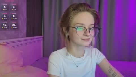 Snapshot of vialeta_baby chatting on October 4, 11:20 pm Vi online show from October 4, 11:20 pm