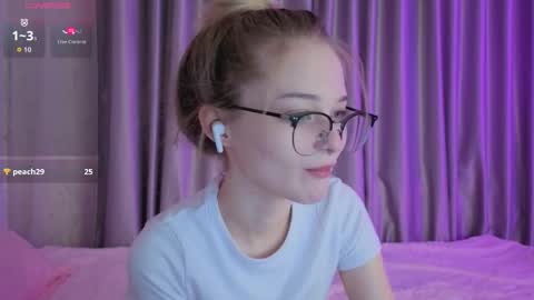 Snapshot of vialeta_baby chatting on October 17, 10:46 pm Vi online show from October 17, 10:46 pm