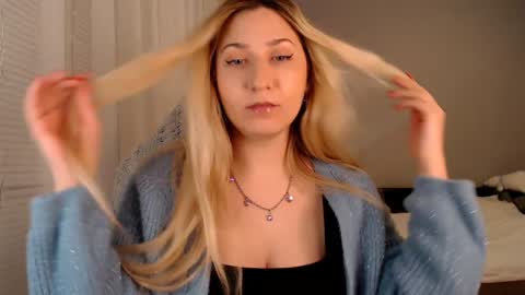 Snapshot of vibezgirl chatting on January 24, 6:46 pm Amelia online show from January 24, 6:46 pm
