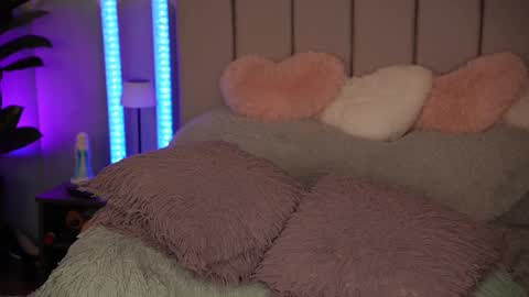 vickysecret96 online show from December 5, 7:48 pm