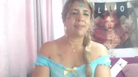 Hi guys   Im victoria  Be the one who can control me in PVT online show from October 31, 7:40 pm