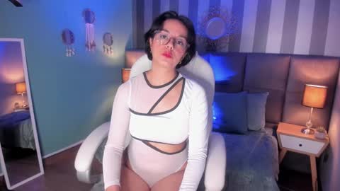 Victoria online show from January 25, 2:30 pm