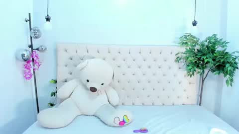 Victoria online show from December 1, 7:16 pm