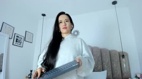 Snapshot of victoria_cooper3 chatting on September 21, 11:31 am valentina online show from September 21, 11:31 am