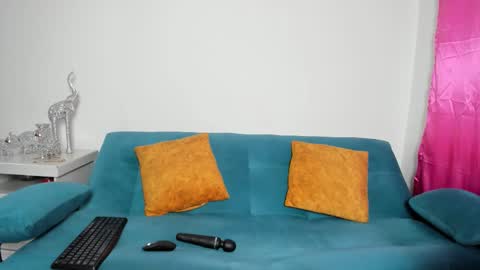 Victoria  online show from December 13, 7:53 pm