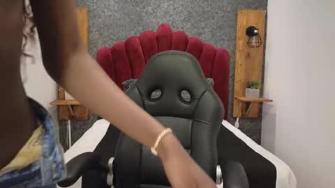 Vicky  online show from October 22, 7:41 pm