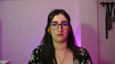 Victoria online show from November 25, 9:48 pm