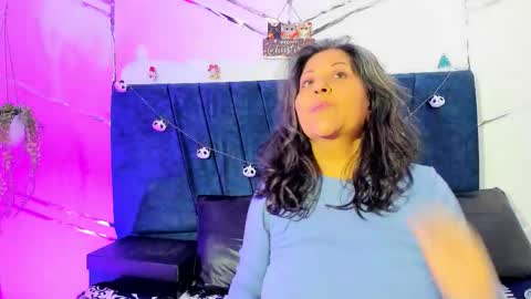 victoriaa_anderson_ online show from December 22, 3:48 pm