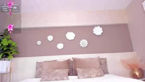 Victoria Shelby  online show from December 4, 12:18 pm