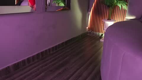 hi Im daniela  I will be online again in 15 hours after each transmission 3 online show from December 20, 10:47 pm