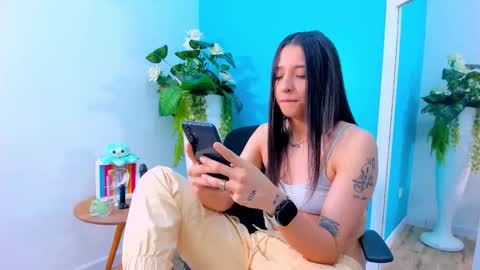 viictoriiasaenz online show from March 5, 7:26 am