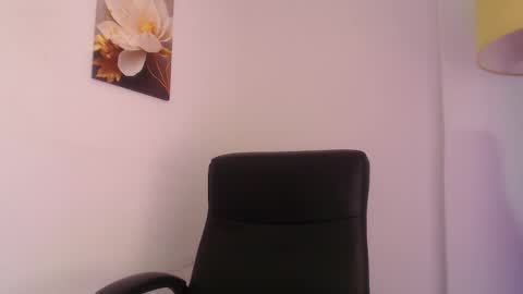 VIOLET  online show from March 13, 2:51 pm