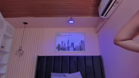 Viiolett online show from February 20, 7:30 pm