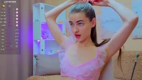 vikiberry online show from October 27, 10:55 am