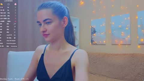 vikiberry online show from March 22, 8:20 am