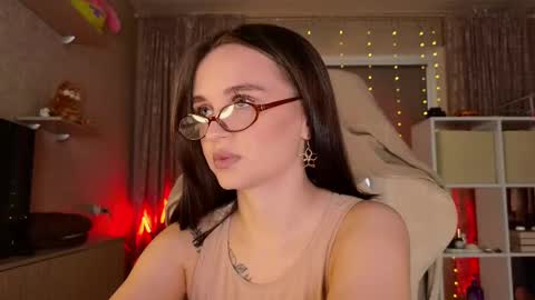 Snapshot of villuuvargas chatting on March 7, 2:36 am Eva online show from March 7, 2:36 am