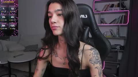 vinkitinkii online show from February 9, 7:05 am