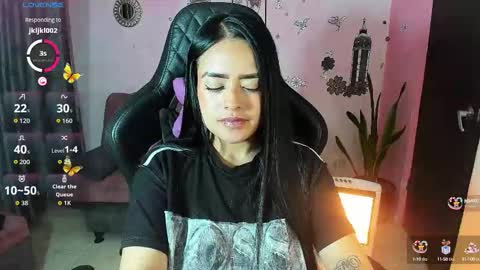 Snapshot of vio_let_ chatting on September 23, 9:29 am Daniela online show from September 23, 9:29 am