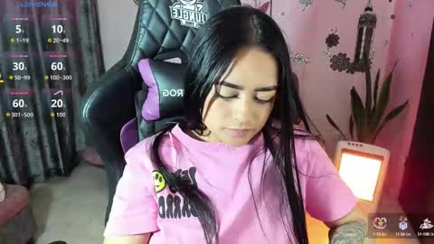 Snapshot of vio_let_ chatting on September 29, 8:30 am Daniela online show from September 29, 8:30 am