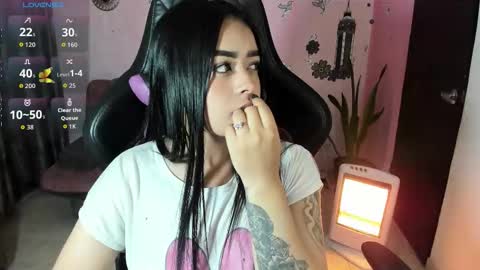 Snapshot of vio_let_ chatting on September 28, 8:19 am Daniela online show from September 28, 8:19 am