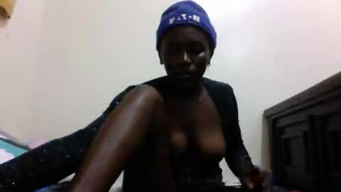 viola002 online show from February 22, 1:06 am