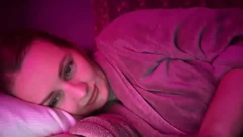 Snapshot of viola_1 chatting on February 18, 5:44 pm Funny girl online show from February 18, 5:44 pm