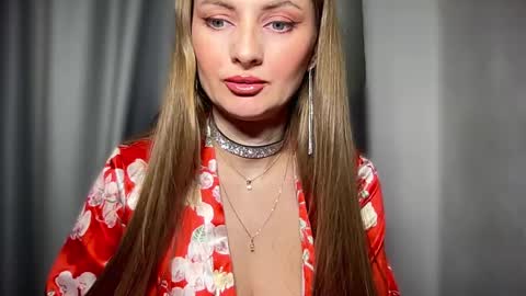 Snapshot of viola_1 chatting on December 11, 12:34 pm Funny girl online show from December 11, 12:34 pm