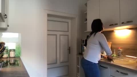 Snapshot of viola_beck chatting on October 2, 9:58 am Vio online show from October 2, 9:58 am