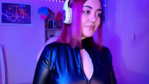 Snapshot of violeet_smile chatting on September 25, 6:12 am violet online show from September 25, 6:12 am