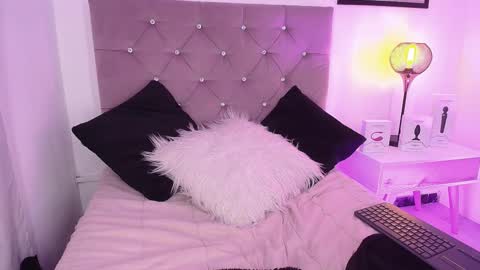 Mary online show from March 11, 6:19 pm