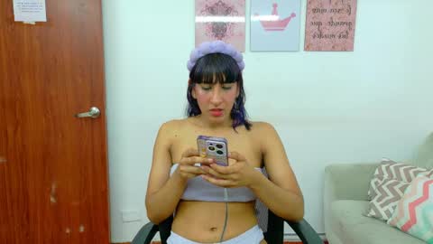 violet_rousse7 online show from May 13, 5:35 am
