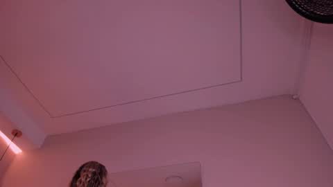 Violeta  online show from November 23, 11:01 am