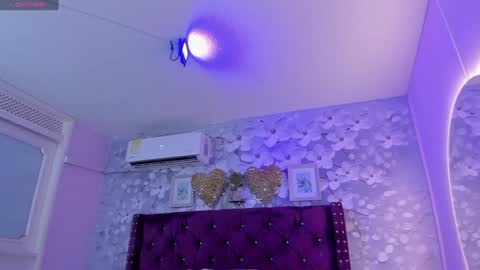 Snapshot of violeta_medina chatting on February 5, 3:13 am violeta_medina online show from February 5, 3:13 am