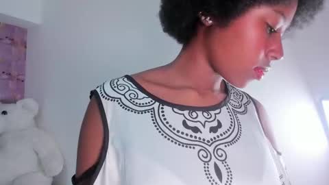 Violeta Ruiz online show from March 2, 10:15 pm