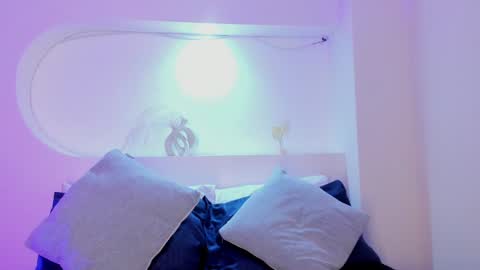 Snapshot of violetarainn chatting on January 5, 11:26 am Violeta online show from January 5, 11:26 am