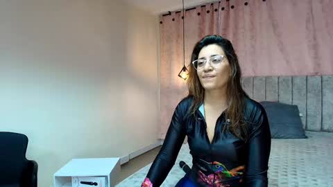 Snapshot of violetascott_ chatting on December 29, 12:45 pm VIOLETA online show from December 29, 12:45 pm