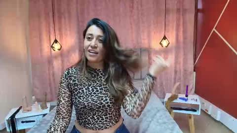 Snapshot of violetascott_ chatting on September 18, 6:39 pm VIOLETA online show from September 18, 6:39 pm