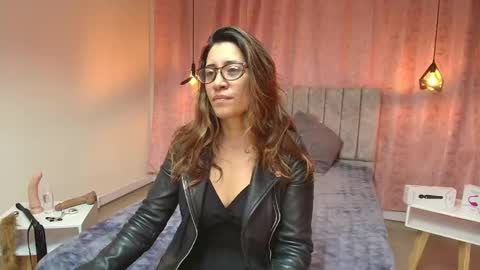Snapshot of violetascott_ chatting on February 19, 1:17 pm VIOLETA online show from February 19, 1:17 pm