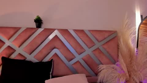 Snapshot of violetcollins_ chatting on September 12, 8:38 pm Call me Violet online show from September 12, 8:38 pm