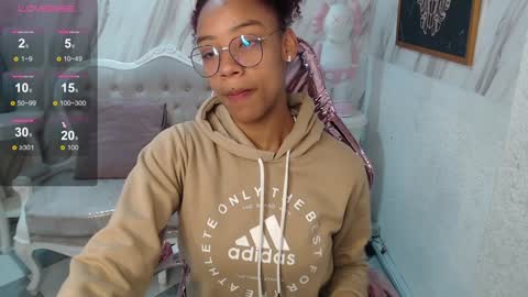 violeth_b online show from December 28, 12:35 pm